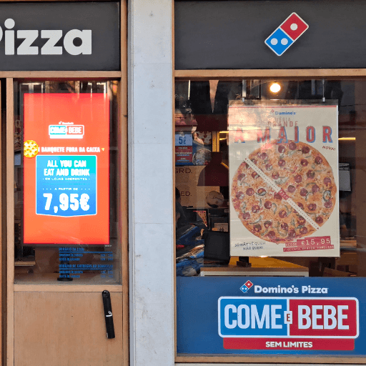 montra digital domino's pizza em campo de ourique